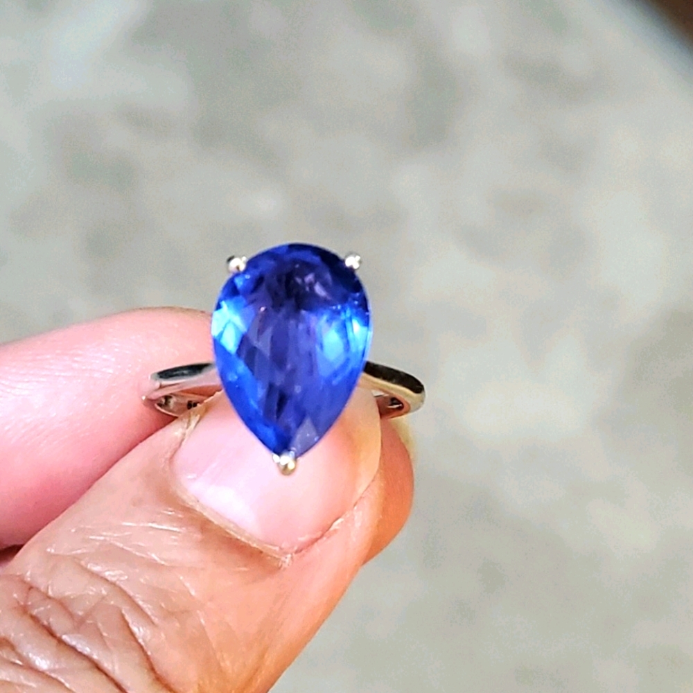 Color change Florite solitaire ring size 8